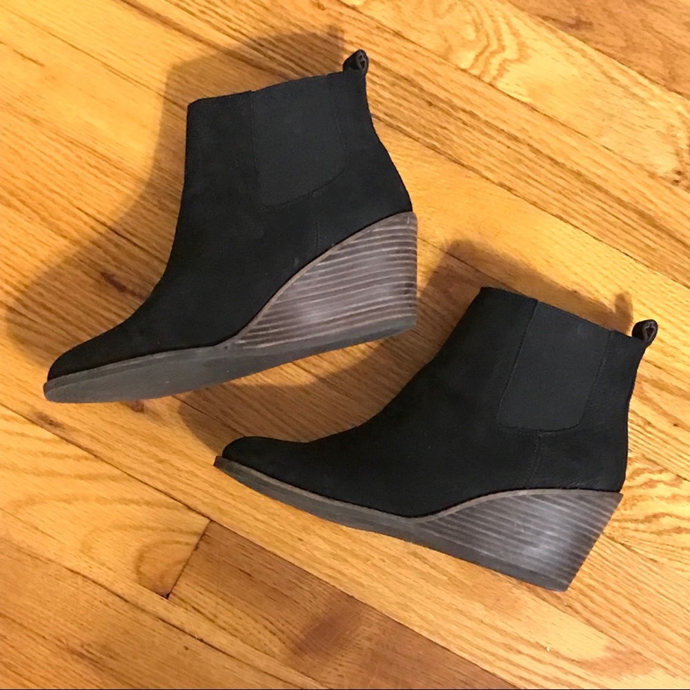 Lucky Brand Pallet Chelsea Wedge Ankle Booties